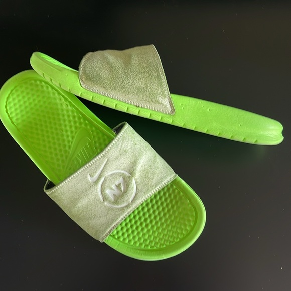 Nike Slides - Picture 7 of 11